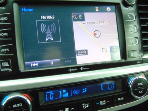 Used 2015 Toyota Highlander Limited FWD image 20