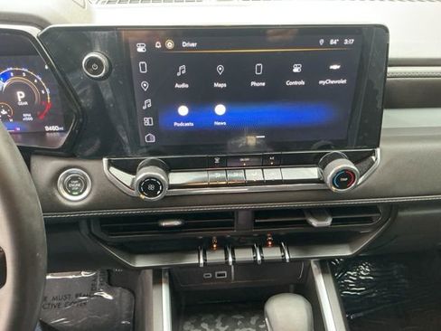 Used 2024 Chevrolet Colorado LT image 21