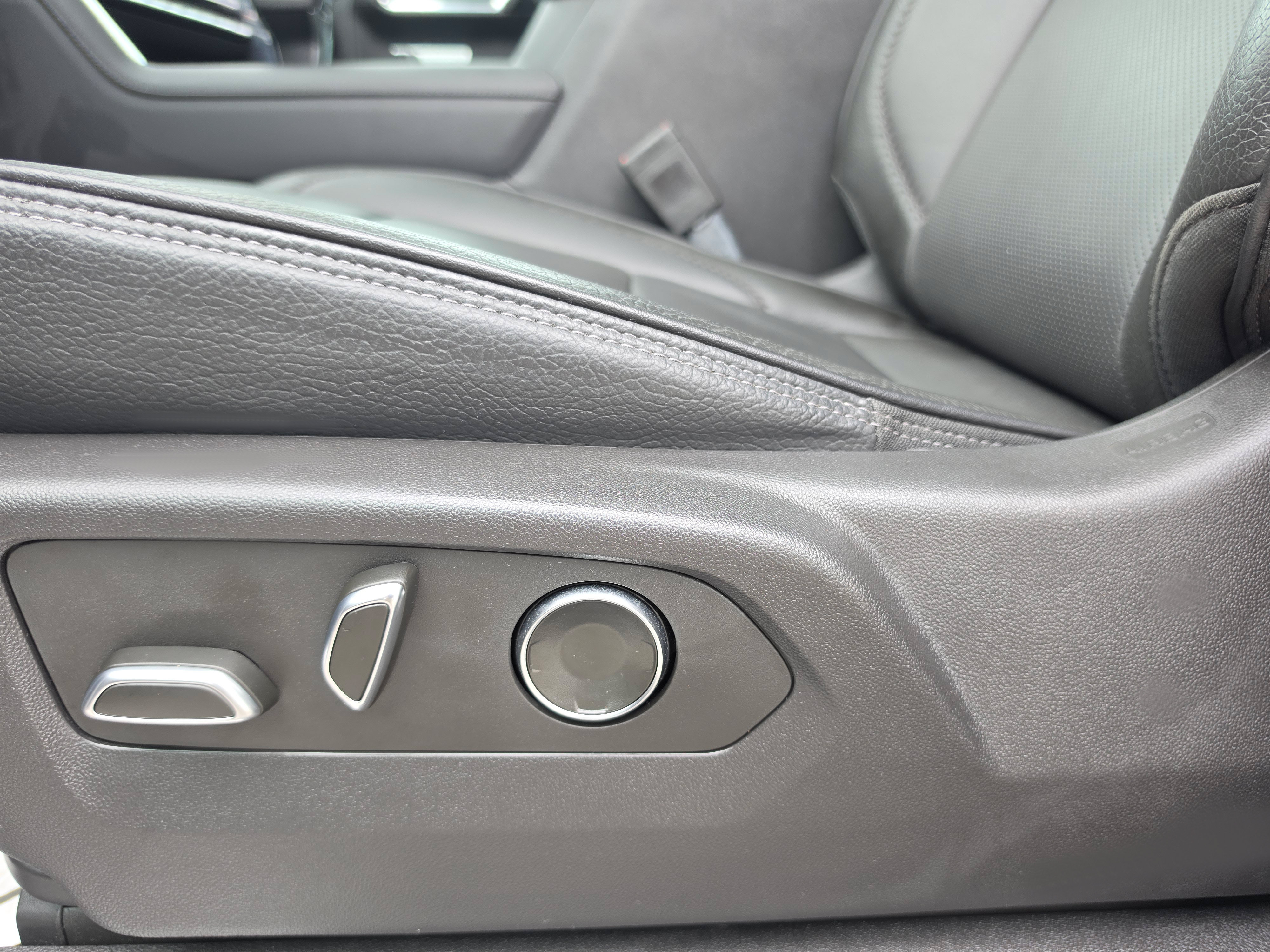 Used 2024 GMC Sierra 1500 Denali AWD/4WD image 14