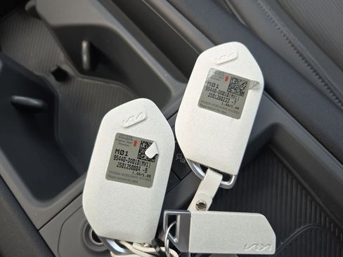 Certified 2026 Kia EV9 Light RWD image 32