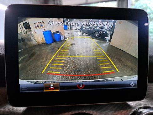 Used 2018 Mercedes-Benz GLA 250 4MATIC image 24