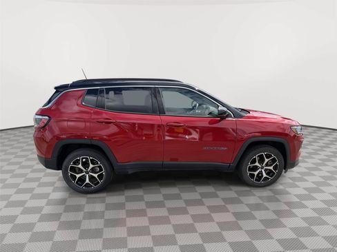 Used 2025 Jeep Compass Limited AWD/4WD image 7