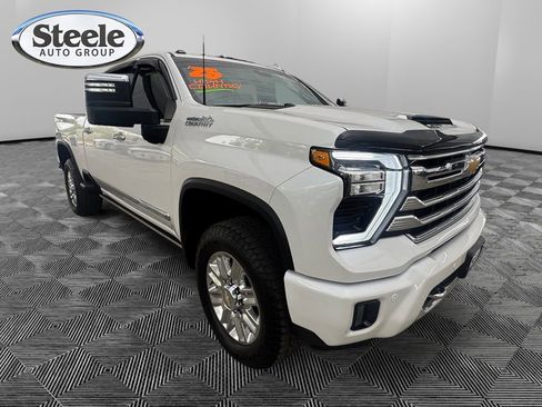 Used 2025 Chevrolet Silverado 2500 High Country w/ Technology Package image 7