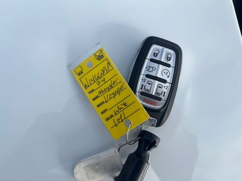 Used 2024 Chrysler Voyager LX image 28
