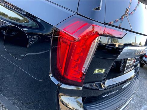 Used 2023 GMC Yukon XL Denali AWD/4WD image 27