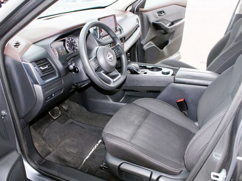 Used 2023 Nissan Rogue S AWD/4WD image 11