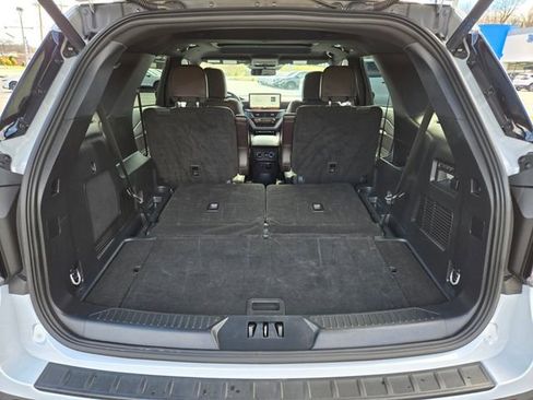 Used 2025 Ford Explorer Platinum w/ LUX Leather Package AWD/4WD image 18
