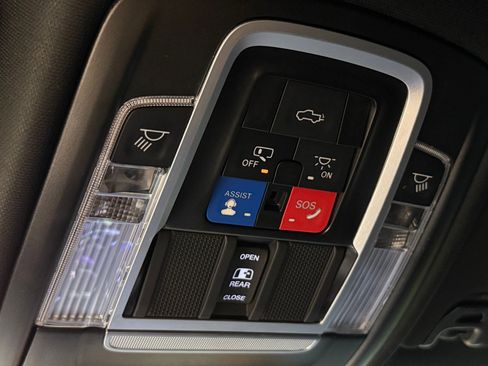 Used 2024 RAM 2500 Laramie w/ Night Edition image 35