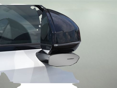 Certified 2025 Volvo EX90 Ultra image 29