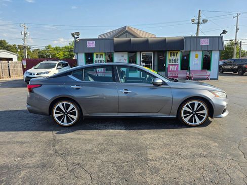 Used 2020 Nissan Altima 2.5 SL FWD image 25