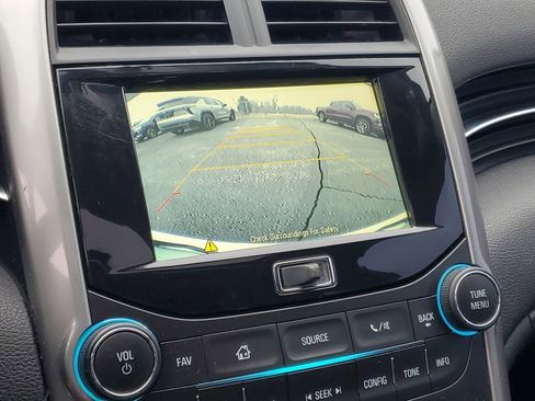 Used 2016 Chevrolet Malibu LT w/ Sun And Convenience Package image 15