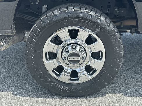 Used 2024 Ford F350 Lariat w/ Chrome Package image 31