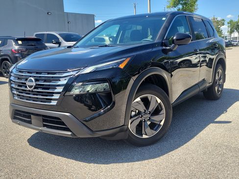 Certified 2025 Nissan Rogue SV FWD image 32