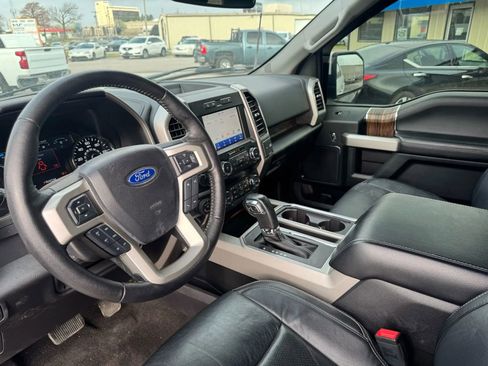 Used 2019 Ford F150 Lariat w/ Equipment Group 501A Mid image 9