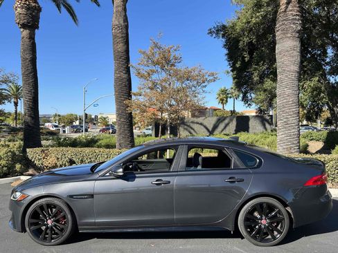 Used 2017 Jaguar XF S image 18