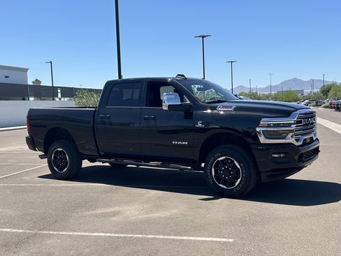 Used 2025 RAM 2500 Laramie AWD/4WD image 7
