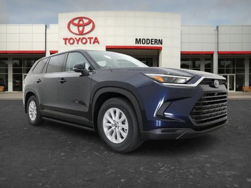 New 2026 Toyota Grand Highlander XLE FWD image 16