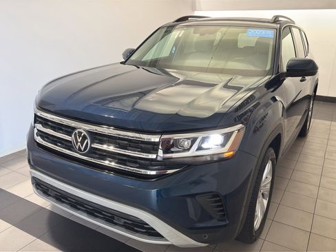 Certified 2023 Volkswagen Atlas SE w/ Panoramic Sunroof Package image 2