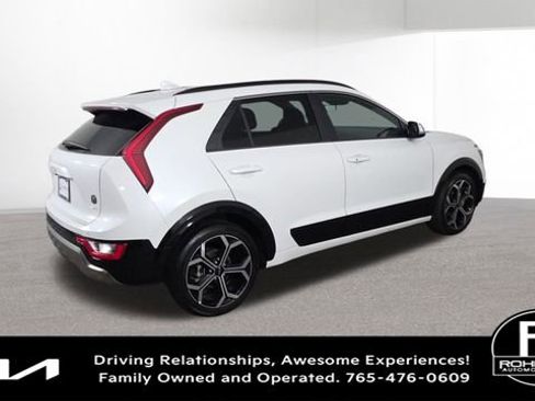 Certified 2025 Kia Niro EX Touring image 11