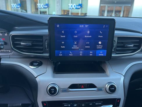 Certified 2022 Ford Explorer XLT w/ Equipment Group 202A image 31