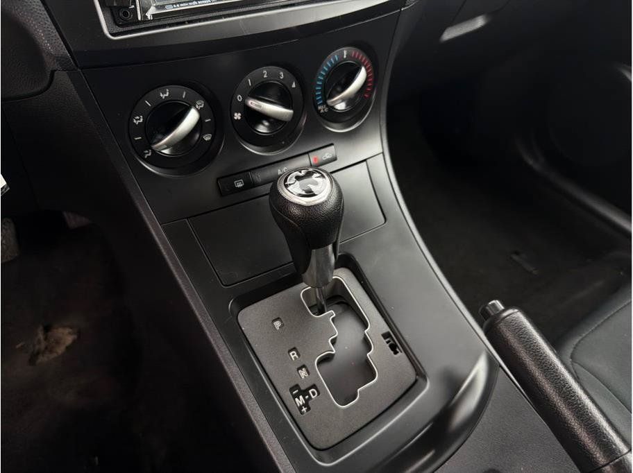 Used 2013 MAZDA MAZDA3 i Sport FWD image 19
