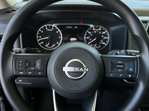 Used 2024 Nissan Rogue SV FWD image 22