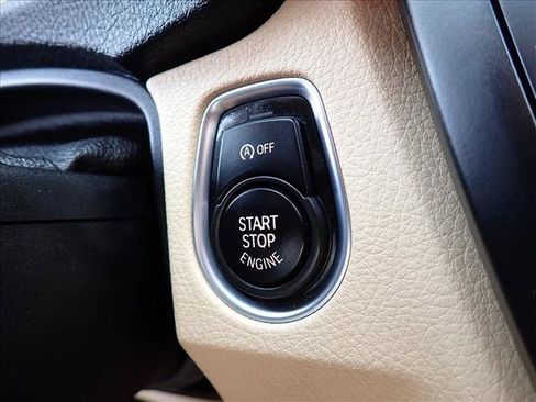 Used 2014 BMW 328i xDrive Sedan AWD/4WD image 19