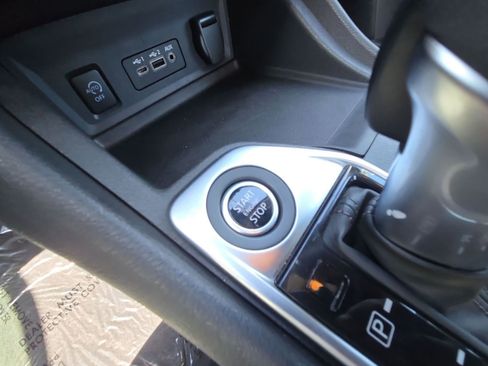 Used 2025 Nissan Sentra SV FWD image 29