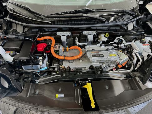 Used 2025 Nissan Ariya AWD image 34