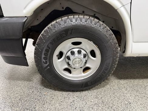 Used 2019 Chevrolet Express 2500 w/ Driver Convenience Package RWD image 22