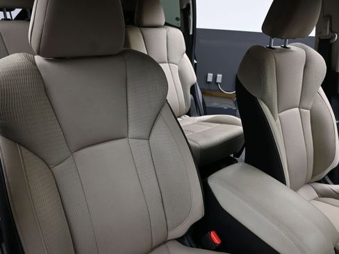 Used 2024 Subaru Ascent Premium w/ Convenience Package image 14