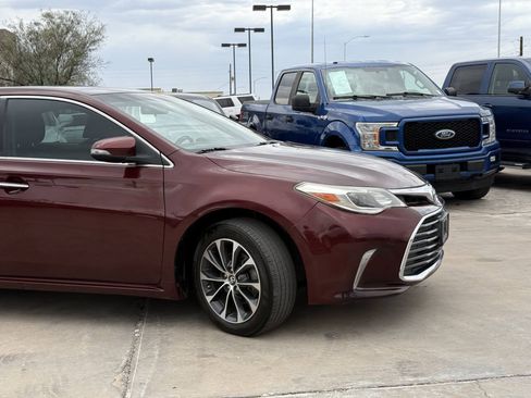 Used 2016 Toyota Avalon XLE FWD image 4