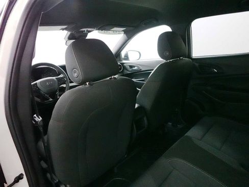 Used 2026 Chevrolet Trax RS FWD image 28