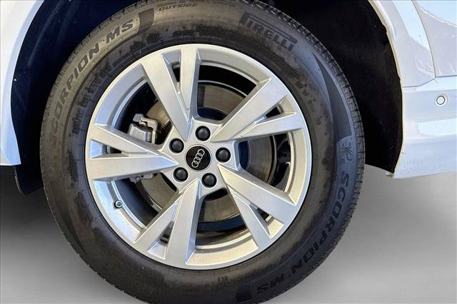 Used 2025 Audi Q5 Premium AWD/4WD image 28