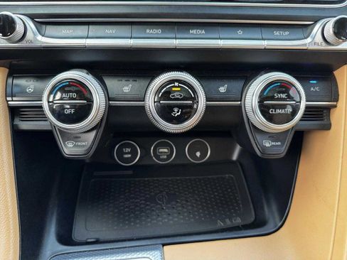 Used 2022 Genesis G70 2.0T w/ Prestige Package image 33