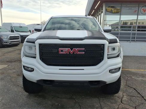 Used 2018 GMC Sierra 1500 SLE image 2