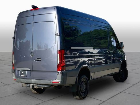 Used 2024 Mercedes-Benz Sprinter 2500 image 13