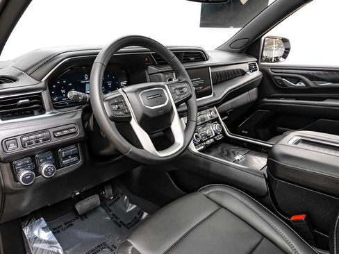 Used 2024 GMC Yukon XL Denali w/ Max Trailering Package image 3