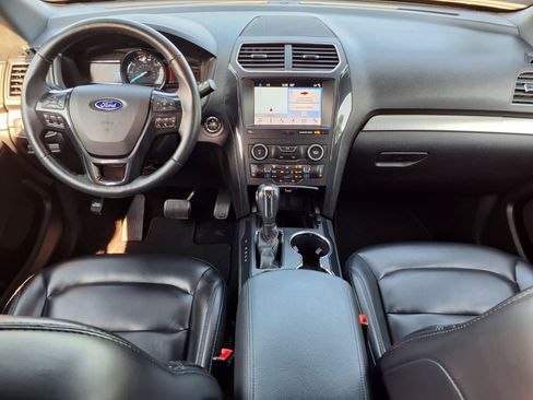 Used 2019 Ford Explorer XLT w/ Equipment Group 202A FWD image 12