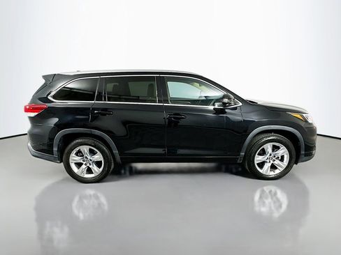 Used 2017 Toyota Highlander Limited image 4
