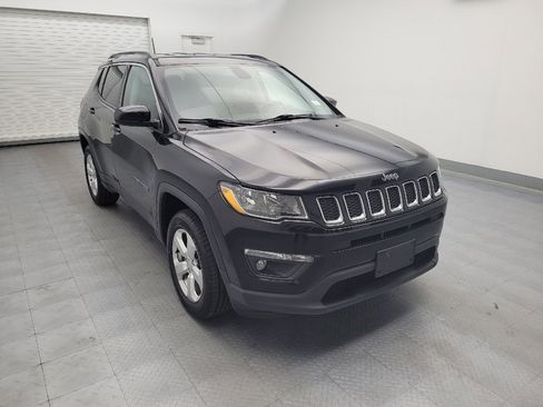 Used 2018 Jeep Compass Latitude w/ Safe & Security Group AWD/4WD image 13