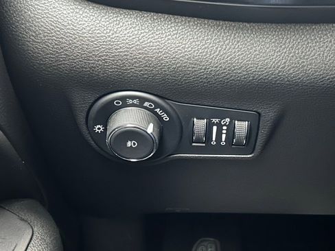 New 2026 Jeep Compass Latitude image 19