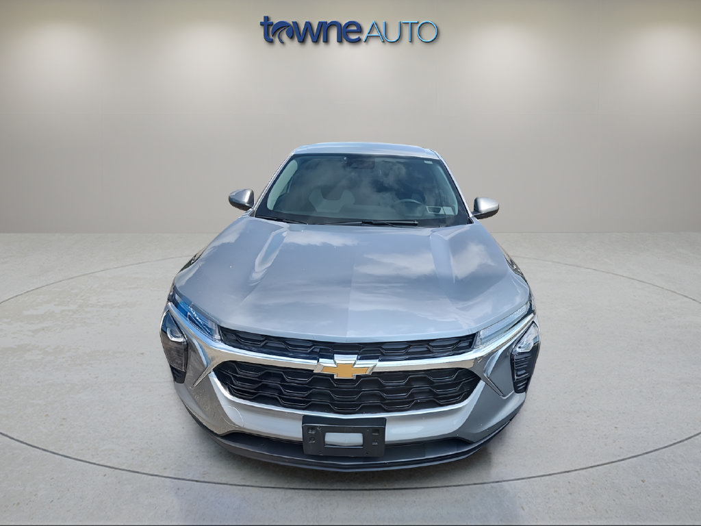 Used 2024 Chevrolet Trax LS w/ LS Convenience Package FWD image 8