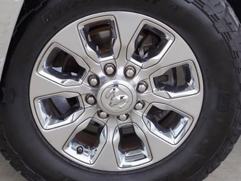 Used 2020 RAM 3500 Laramie image 15