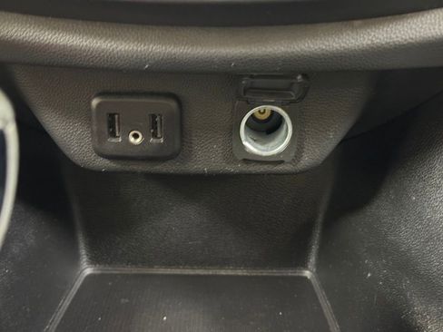 Used 2021 Chevrolet Traverse LT FWD image 37
