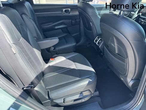 Certified 2025 Kia Sorento EX AWD/4WD image 29