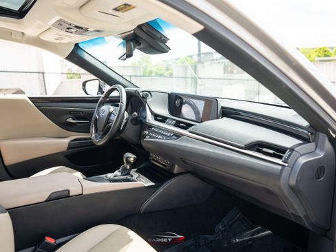 Used 2019 Lexus ES 350 w/ Premium Package FWD image 15
