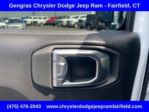 Used 2024 Jeep Wrangler Unlimited w/ Convenience Group AWD/4WD image 36