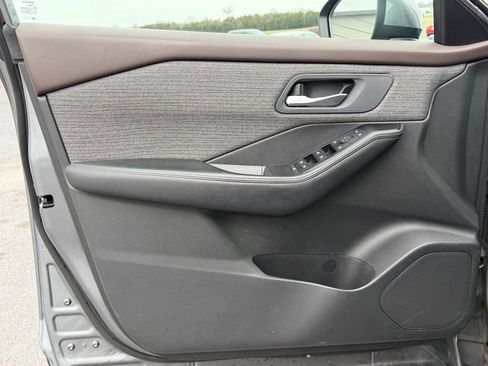 Used 2023 Nissan Rogue SV image 13