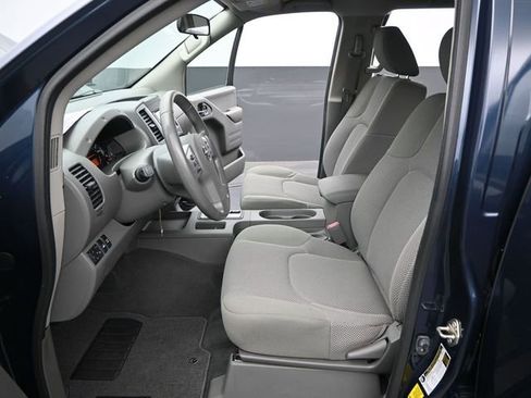 Used 2019 Nissan Frontier SV image 13